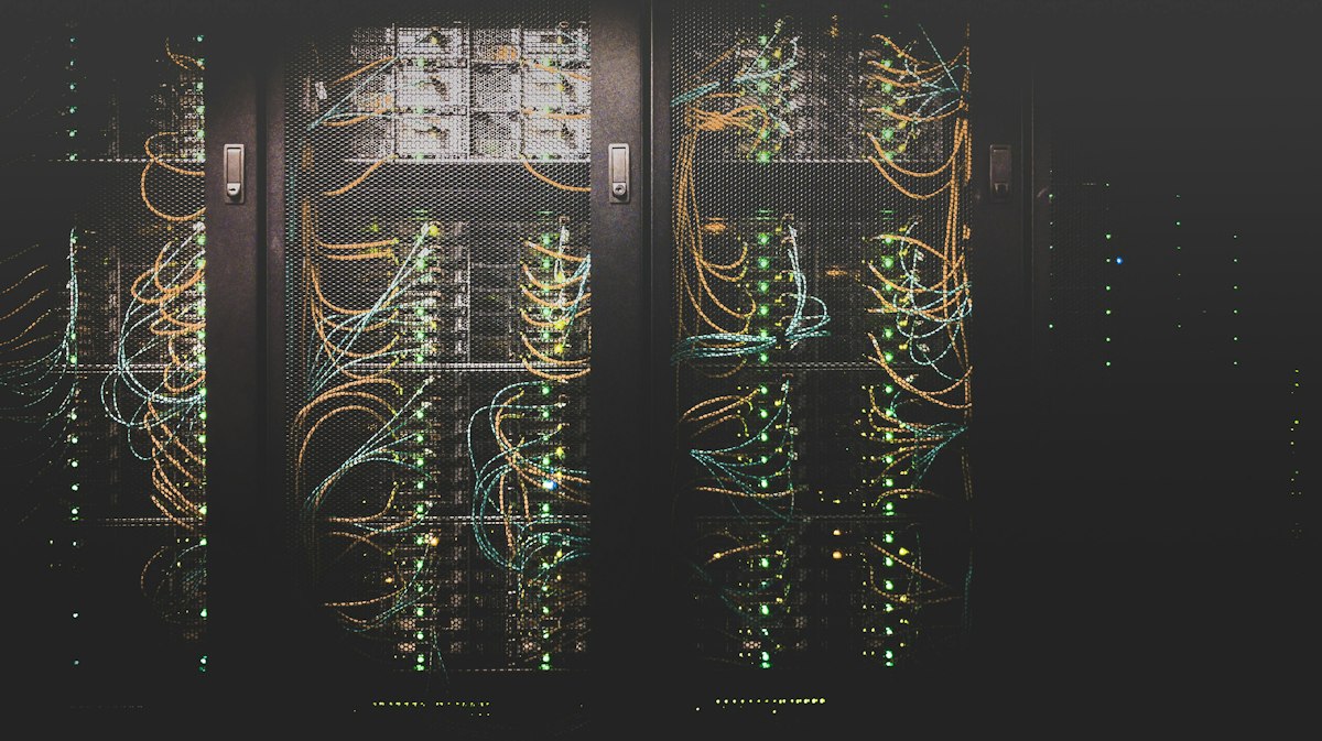 Server jaringan sebagai ilustrasi sistem kepatuhan