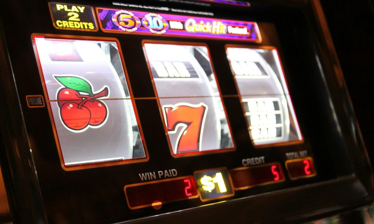 Mesin slot sebagai ilustrasi standar teknis permainan
